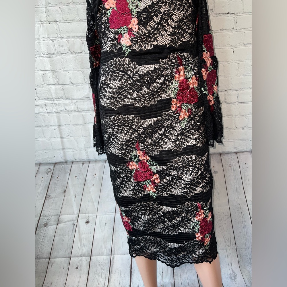 Venus Black, Red & Pink floral dress size 6 - Picture 3 of 16